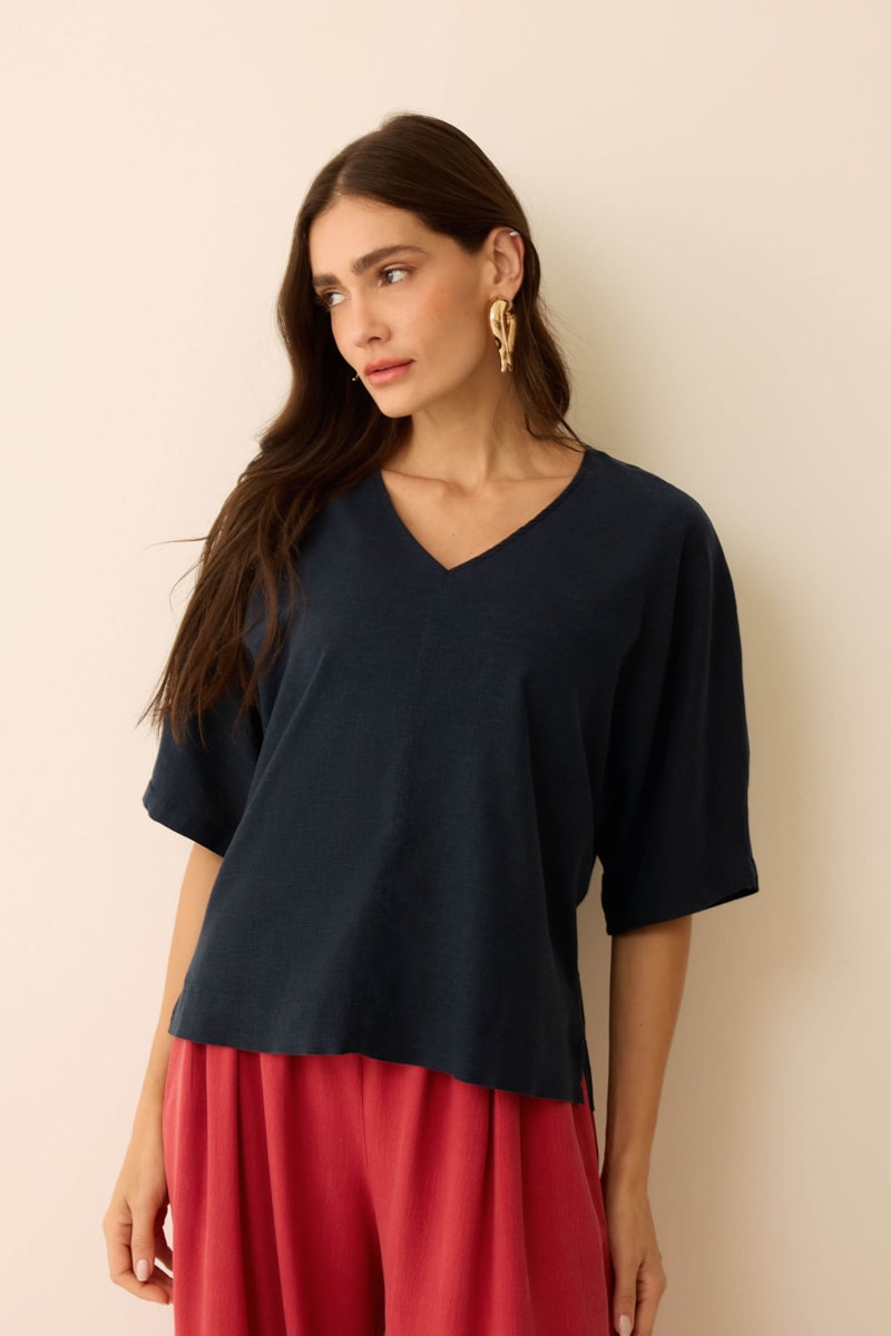 Blusa Decote V Dye Marinho Linho Francis