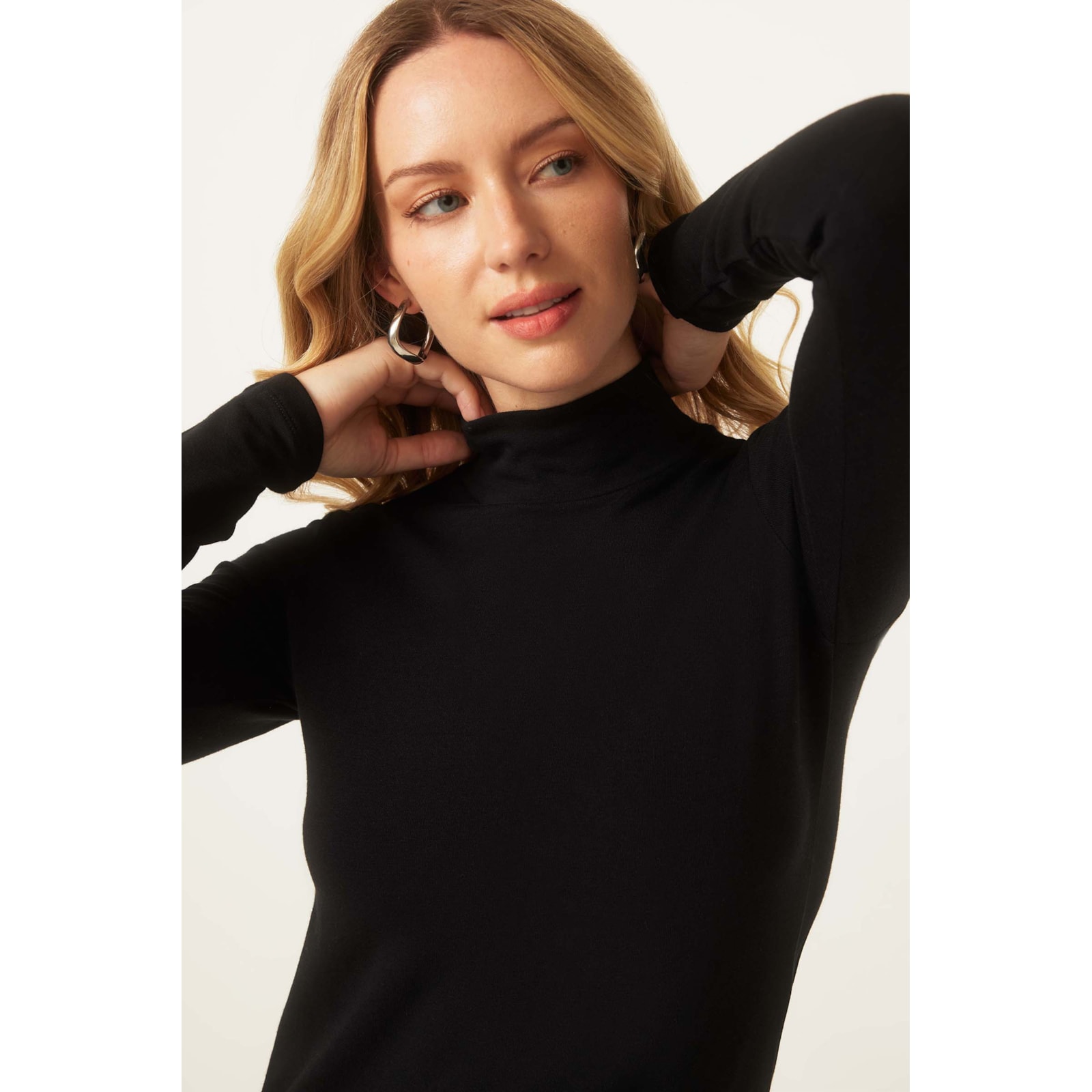 Blusa Yogini Alg Gola Justa Thermo Modal Preto