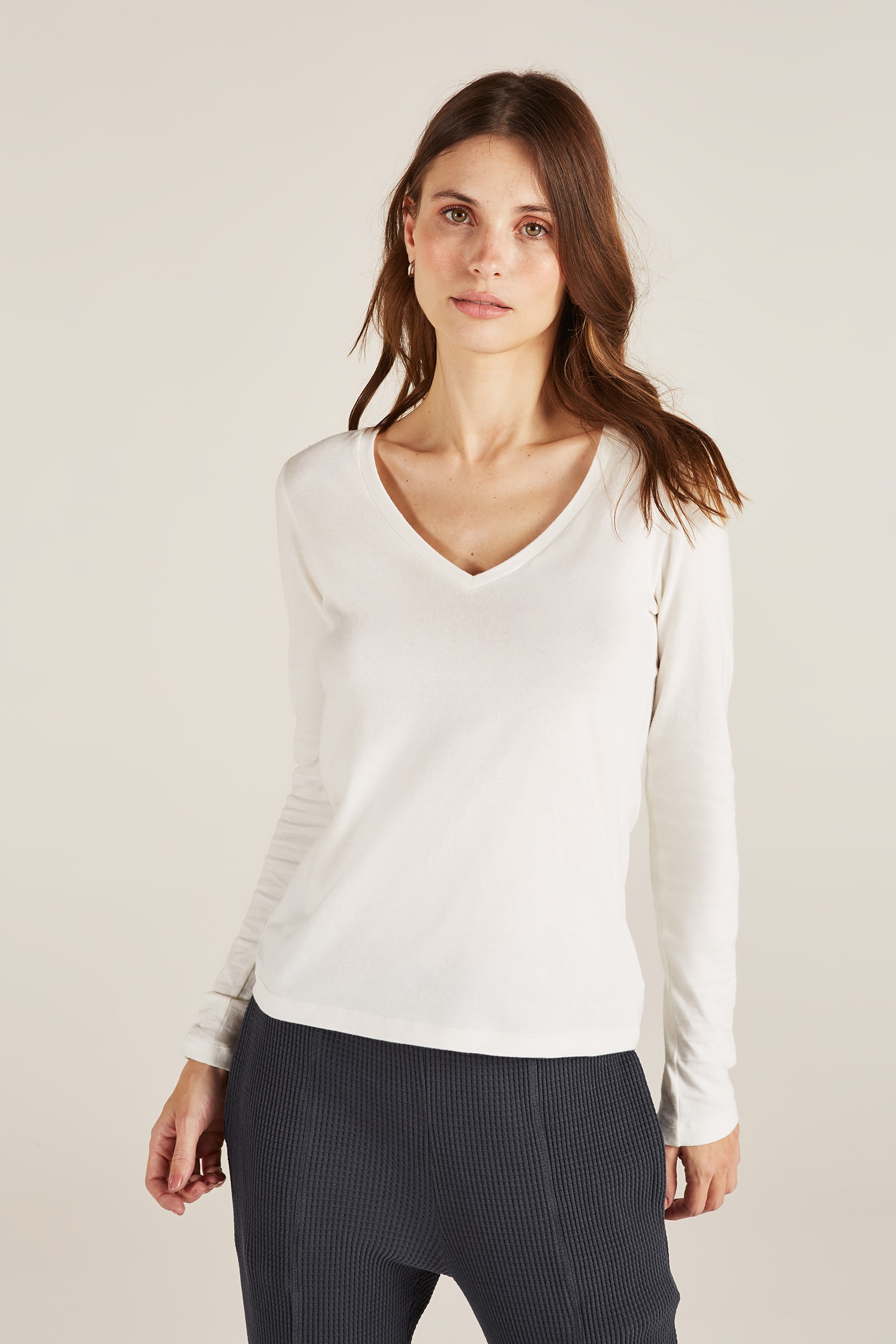 Camiseta Yogini Algodao v Amalia Off White