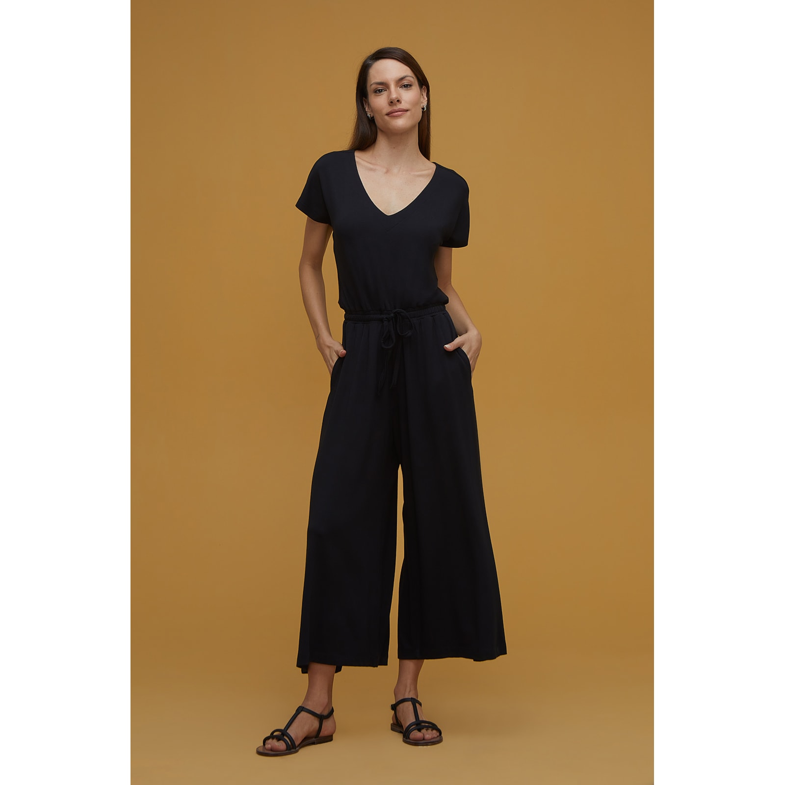 Macacao Yogini Moletom Bambu Pantacourt Preto