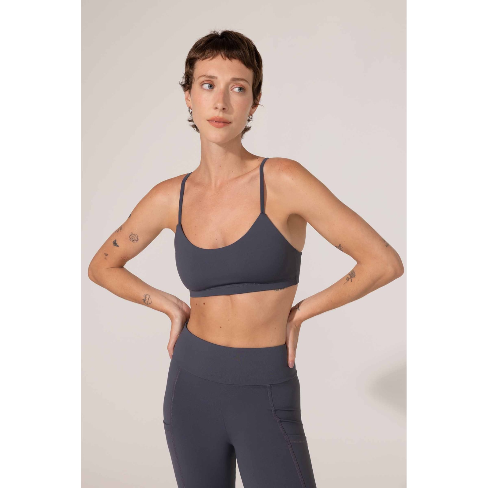 Top Yogini Alca Fina Maju Cinza Escuro
