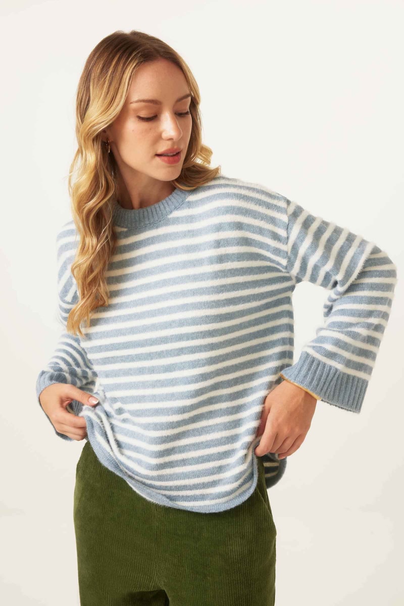 Trico Sweater Yogini Listrado Bianca Azul Claro