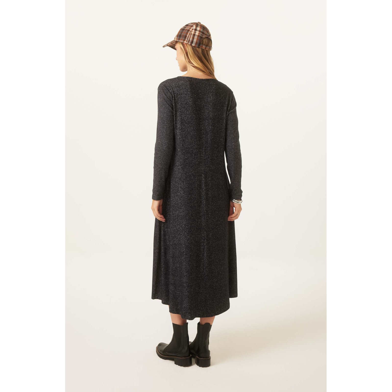 Vestido Yogini Flanelado Evase Jade Preto